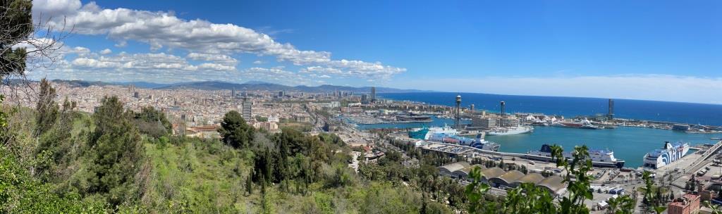 Uitzicht over Barcelona vanaf kasteel op Montjuic